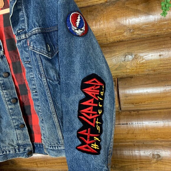 Vintage Levi's 46 Jean Denim Trucker Jacket 80's Band Patches Pins - Picture 4 of 14